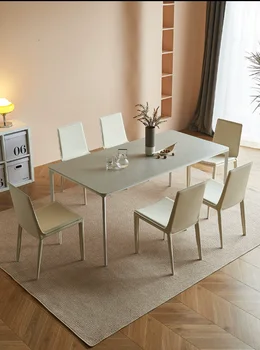 Маса за хранене и стол светло-кремава на цвят, маса и стол в италиански стил, с модерна минималистичная облегалка, табуретка от кожата под седло
